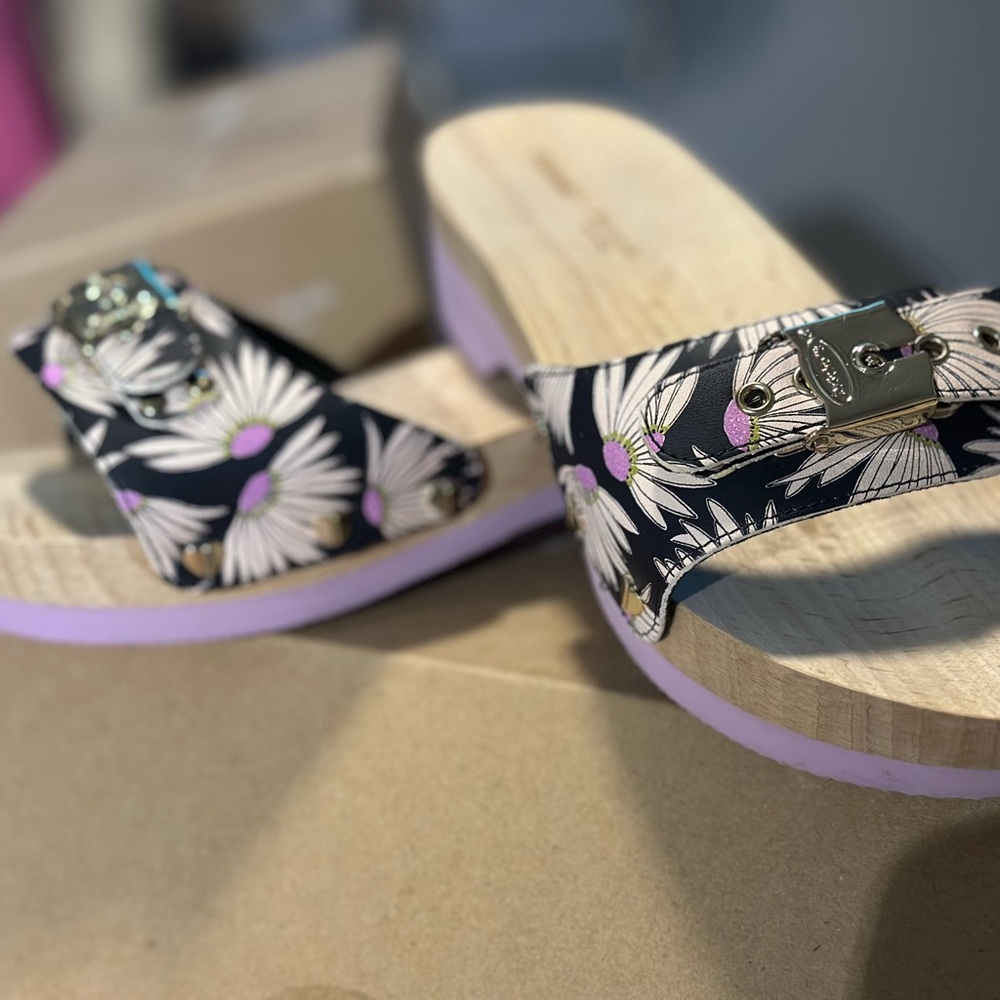 🌺 DR SCHOLL’S *Kate Spade* Floral Women's Sandals with Black and Purple Accents